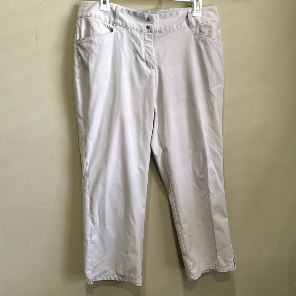 Light grey women adidas golf capri size 10 22inch inseam